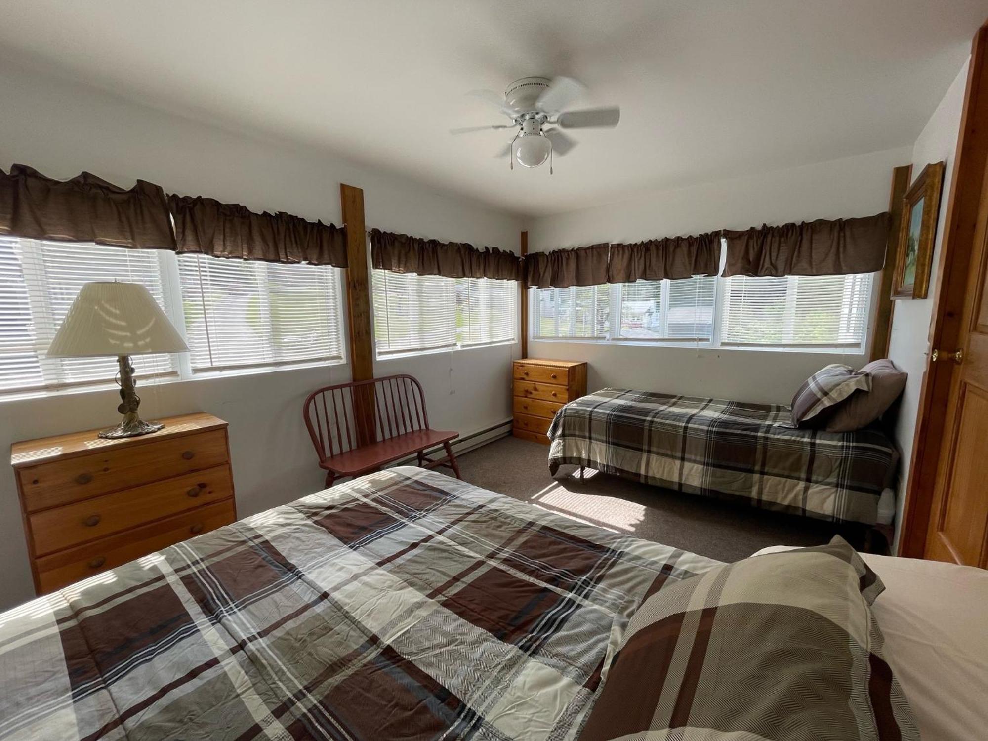 Hill View Motel And Cottages Lake George Quarto foto