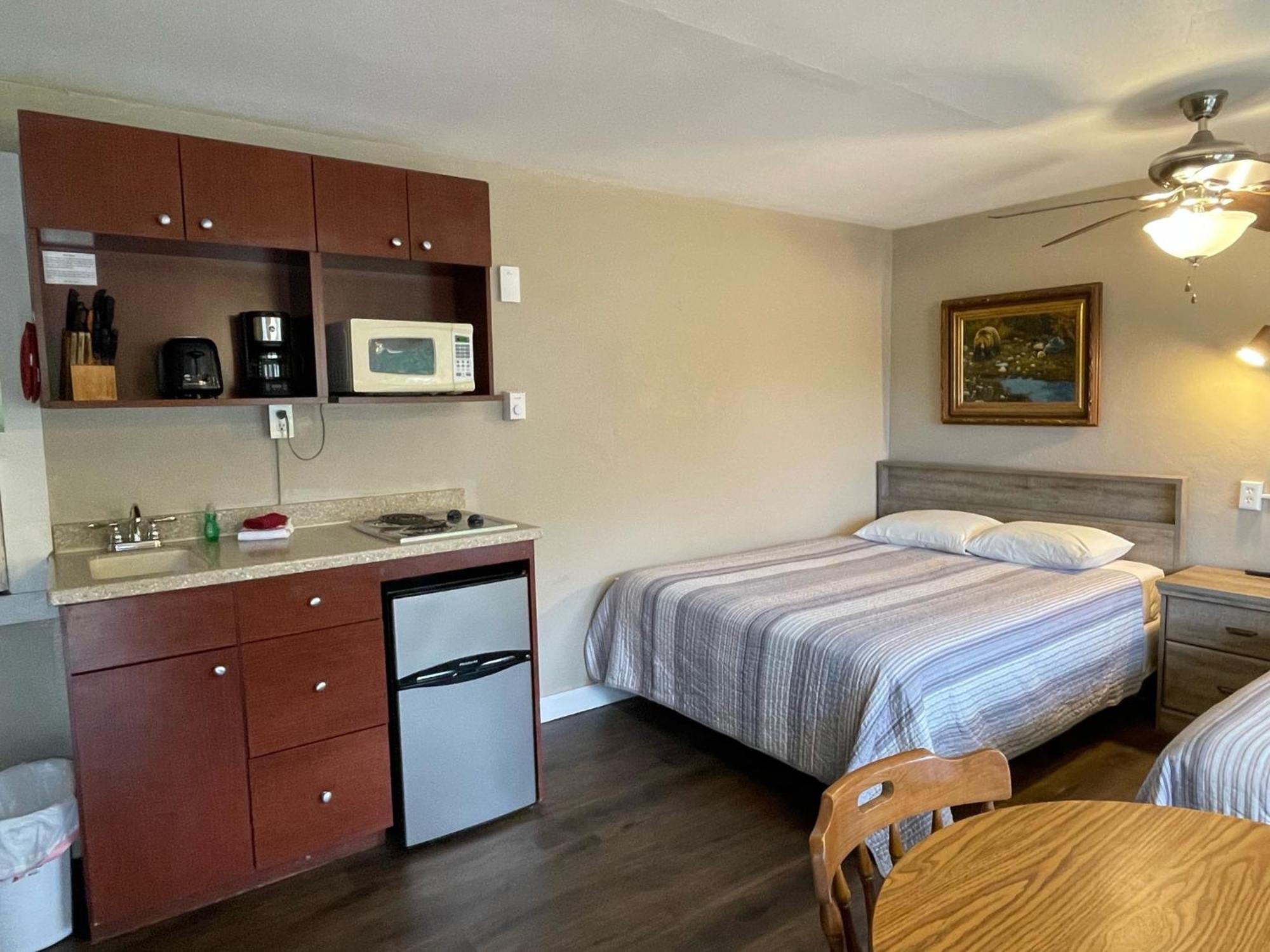Hill View Motel And Cottages Lake George Quarto foto